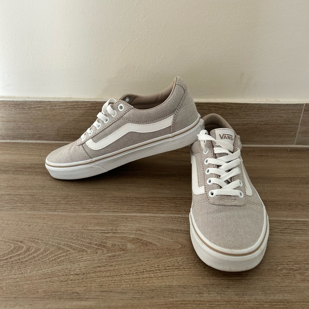 New Vans Women’s  Light Gray Canvas Sneakers